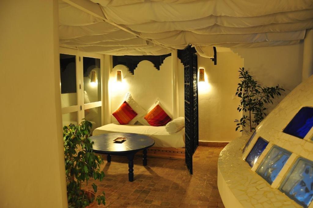 Hotel Al Alba Hammam & Restaurant Asilah Exterior photo
